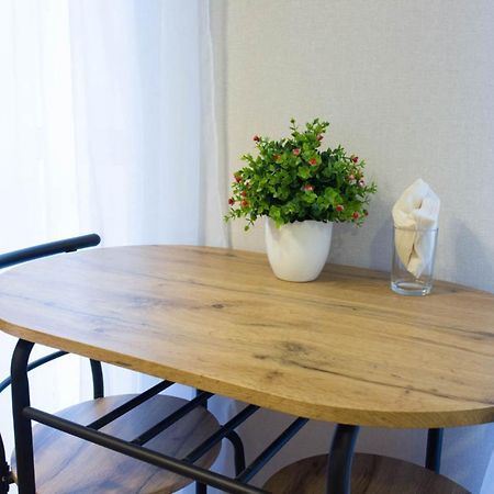 Cozy Studio In The City Center - Mykoly Khvylovoho Str 5-1 Charkiv Exteriör bild