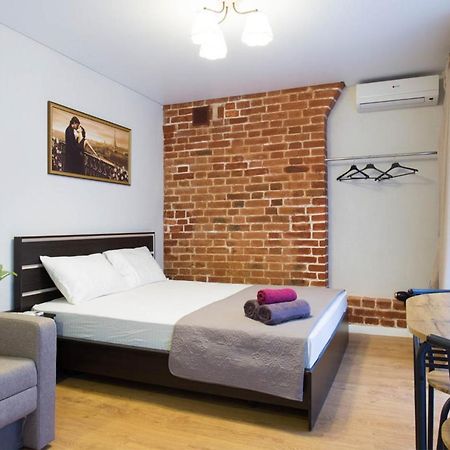 Cozy Studio In The City Center - Mykoly Khvylovoho Str 5-1 Charkiv Exteriör bild