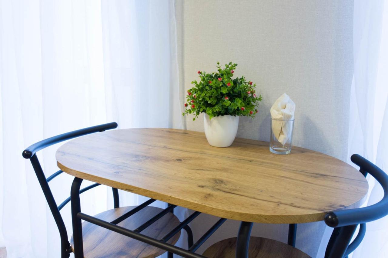 Cozy Studio In The City Center - Mykoly Khvylovoho Str 5-1 Charkiv Exteriör bild