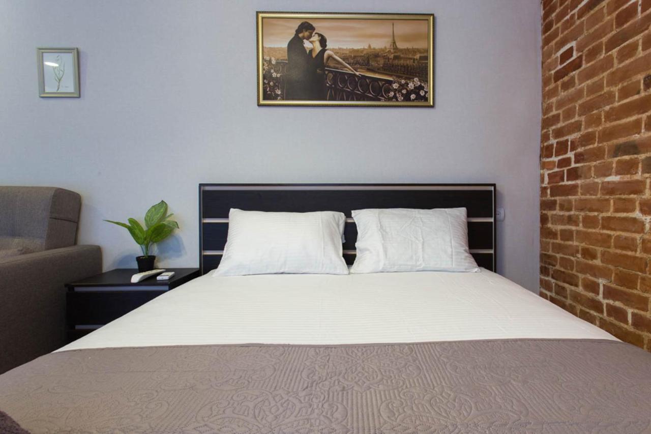 Cozy Studio In The City Center - Mykoly Khvylovoho Str 5-1 Charkiv Exteriör bild