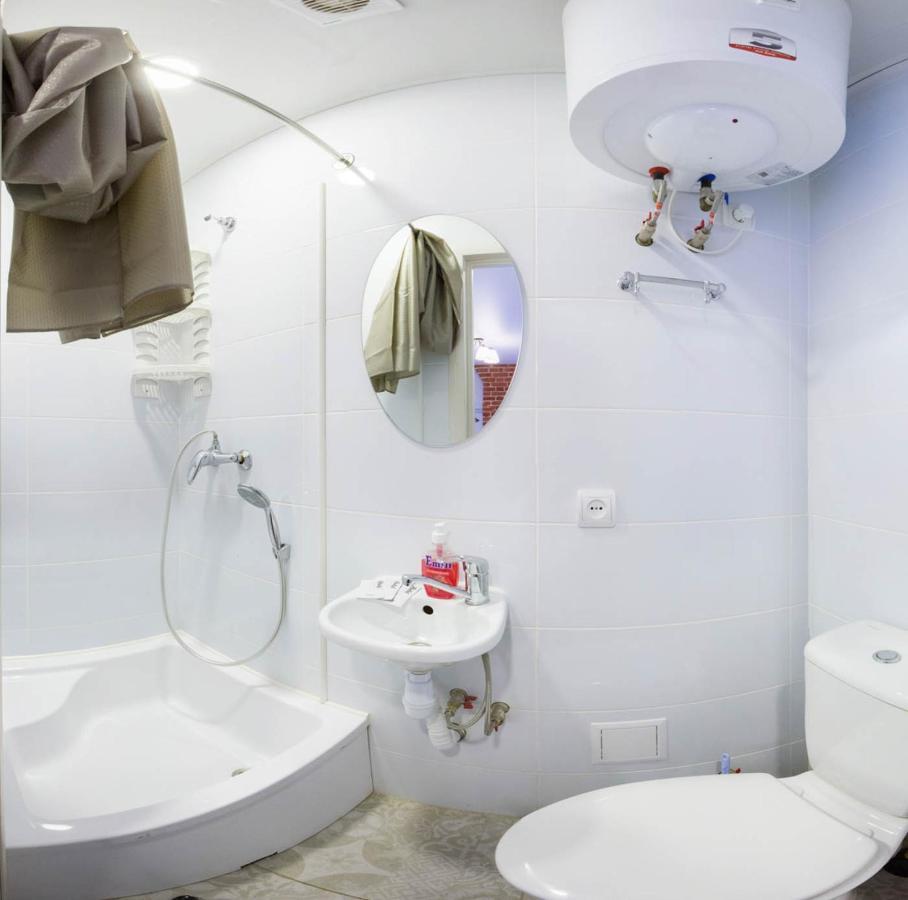 Cozy Studio In The City Center - Mykoly Khvylovoho Str 5-1 Charkiv Exteriör bild